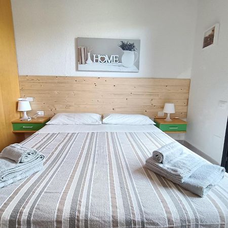 Venusilia Apartment - Free Parking Ачи Кастело Екстериор снимка
