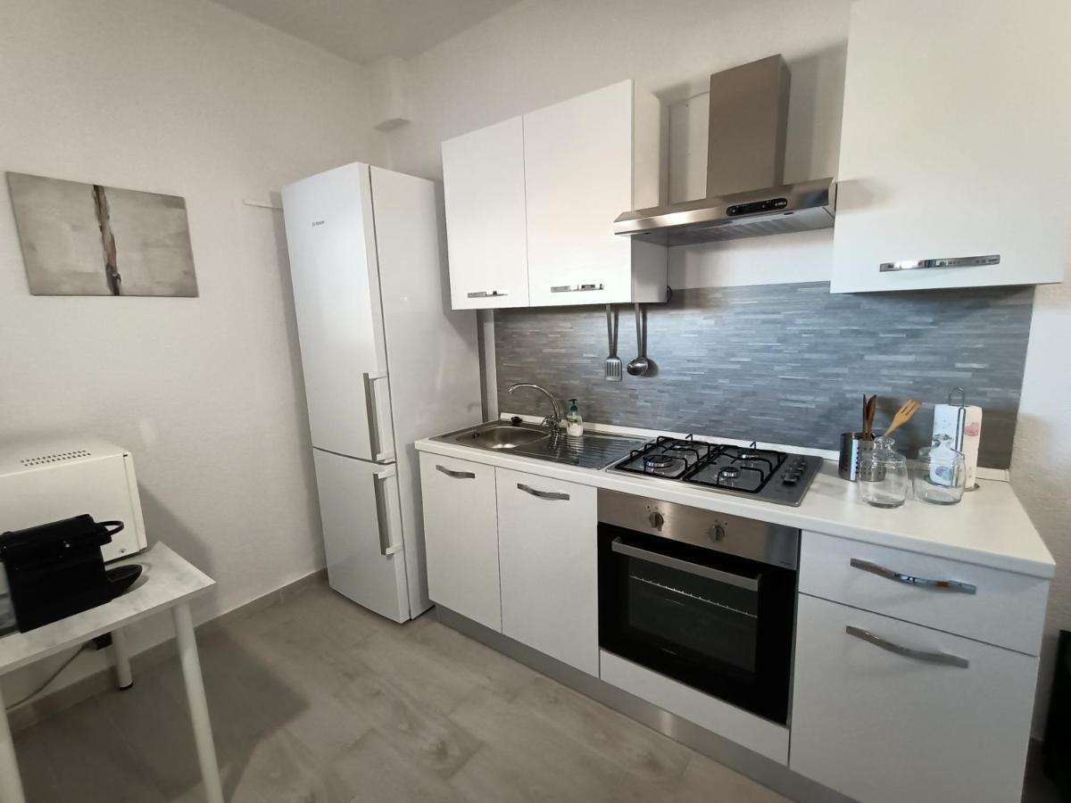 Venusilia Apartment - Free Parking Ачи Кастело Екстериор снимка